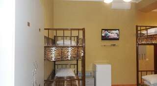 Гостиница Слобода  Балаклава Кровать в общем 10-местном номере для мужчин и женщин-4